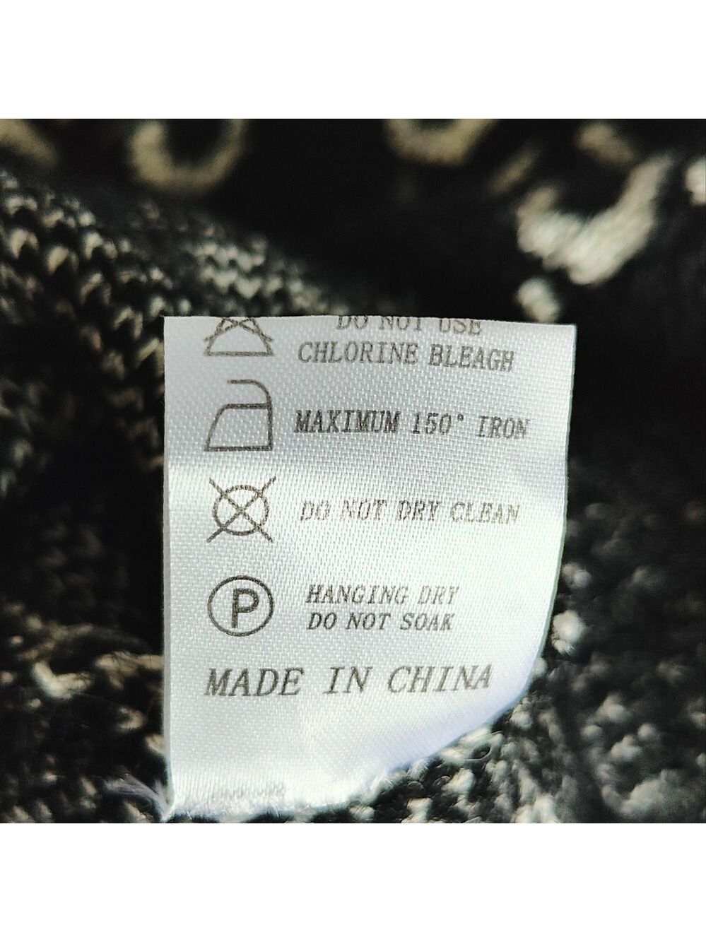 TRÏBE Black & White Print Long Sleeve Crew Neck Sweater Size Large NWT - Picture 7 of 7